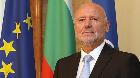 Задържаха мъж, заканвал се на Тагарев във Фейсбук