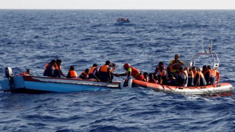 Спасиха 1500 мигранти за 3 дни в Средиземно море