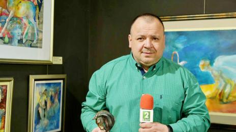 Журналистът Емилиян Ялъмов помага на дете в беда чрез своя книга