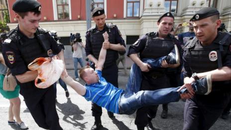 Трима гей активисти зад решетките за 10 дни