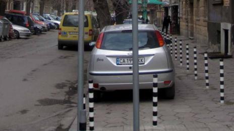Депутатска секира: 200 лв. глоба, паркираш ли на тротоара
