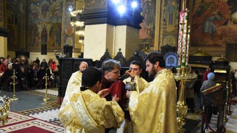 От храма започна Благовещение за десетки миряни от Варна