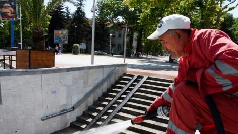 Измиха подлеза до Катедралата във Варна (СНИМКИ)