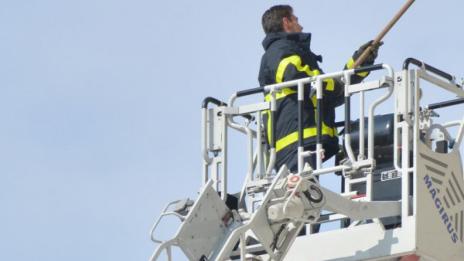 Полиция и пожарна на крак за Джулая заради пиян поляк