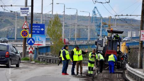 Ремонтът на Аспаруховия мост се отлага за пролетта