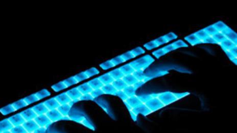 Третират интернет троловете като престъпници