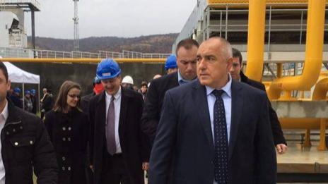 Борисов: Мигрантите да минават само през КПП  