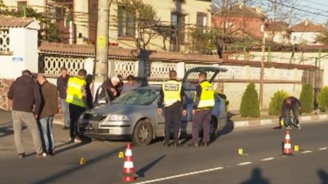 Жесток удар! Дядо блъсна с кола баба с бебе на ръце. Детенцето издъхна