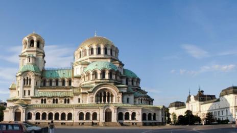 Затварят за паркиране центъра на София за поклонението на Желев
