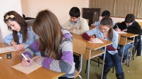 Над 1000 училища са закрити през последните 17 години