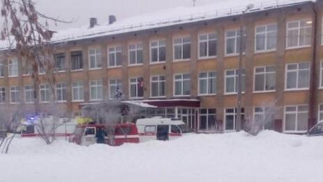 Маскирани нападнаха училище в Русия, има ранени деца 