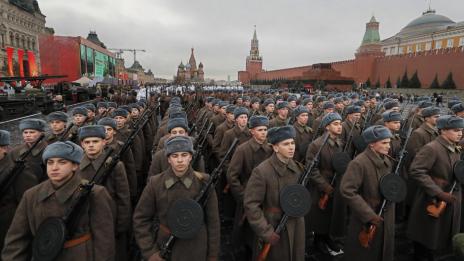 Москва се готви за грандиозен военен парад 