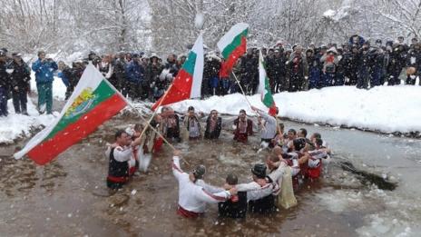 Ботев повежда най-якото мъжко хоро за Йордановден