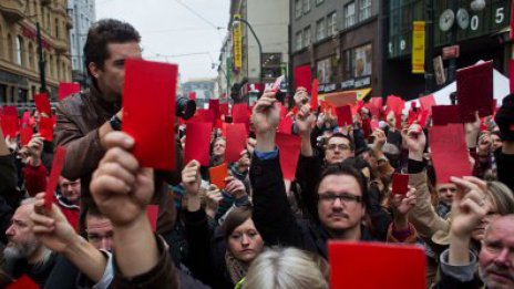 Хиляди поляци излязоха отново на протест във Варшава