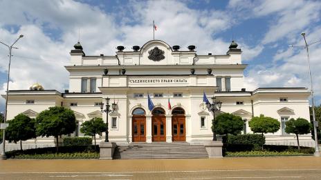 Разпускат парламента на 7 май