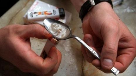 Бургазлийка съди дилър, продал й брашно вместо хероин, оправдаха го
