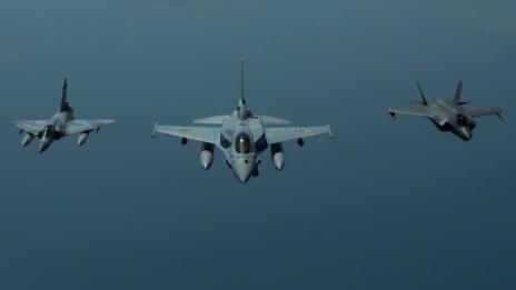 Три турски F-16 навлязоха в небето над Гърция