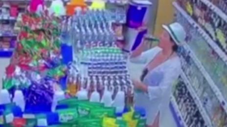 Туристка обърна три патрончета на екс в магазин, повърна в плажна чанта
