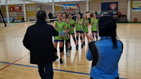 Шест отбора се пускат в коледен турнир по волейбол във Варна