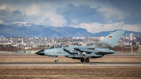 Под 50% от подводниците и самолетите на Германия са в експлоатация