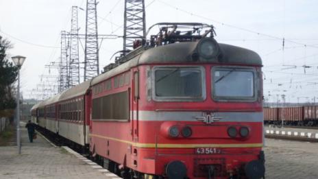 Обир в стил „Дивия Запад“ във влак край Русе