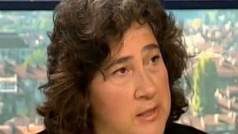 Развръзката: Травестит шибнал шамара на лекарката, докато спасявала баща му
