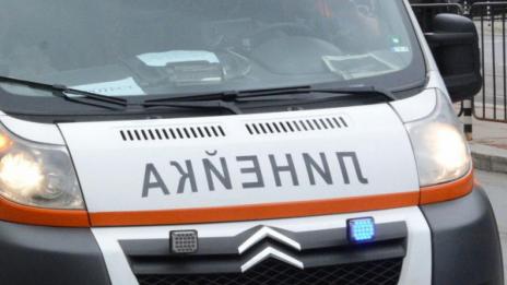 Джигит се вряза в мантинела, двама берат душа в болница