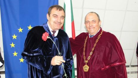 Уволниха дисциплинарно “палавия” професор