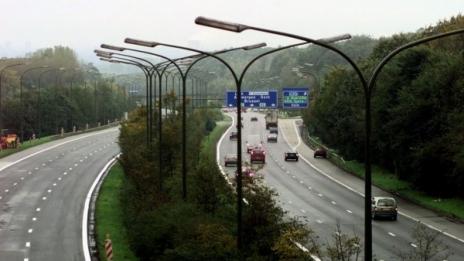 Белгийски политик хванат пиян зад волана – два пъти за година