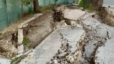 Вземат проби от земните пластове заради свлачището в &bdquo;Аспарухово&ldquo;