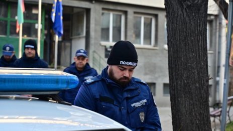 Варненските служители на реда отдадоха почит към загиналите си колеги  с едноминутно мълчание (СНИМКИ)