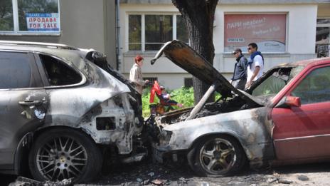 Нови две коли изгоряха в центъра на Варна