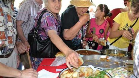 Бой за баница на фестивал в Кърджали