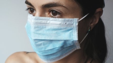 Учени разкриха в лаборатория ли са създадени най-смъртоносните вируси