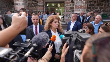 Йотова: Българската позиция е час по-скоро преговори за мир в Украйна