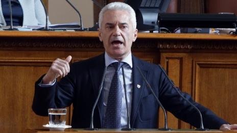 Волен Сидеров и депутатите му хвърлиха имунитети