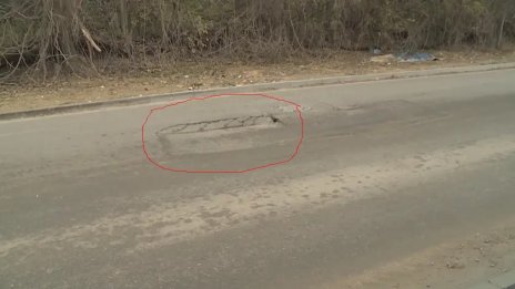За кой ли път: Пропадна новоасфалтирана улица във Варна