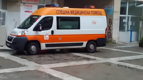 Автобус блъсна баба на пешеходна пътека