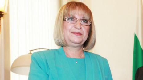 Цачева изригна: Не съм била партиен секретар! Ще съдя!