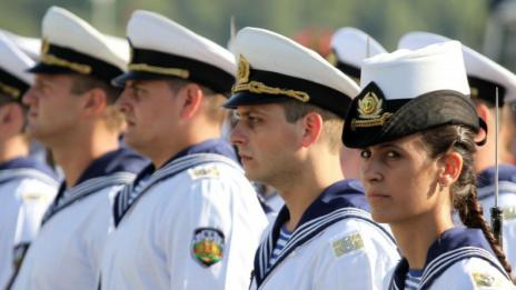 Армията се напълни с реднички и сержантки