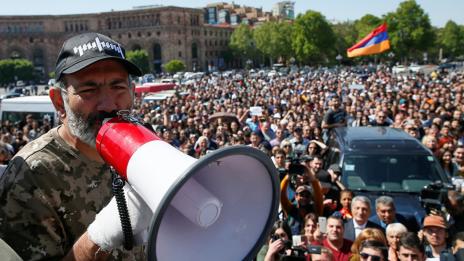 Опозиционерът Никол Пашинян – премиер на Армения