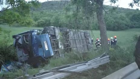 Пътнически автобус се преобърна в посока Бургас. Има пострадали