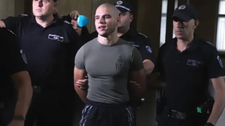 Съдът остави за постоянно прокурорския син в ареста