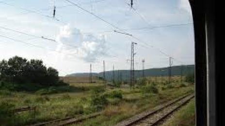 Влак аварира на гара Сандански