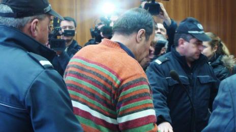 Адвокатката на Евстатиев пак поиска освобождаването му