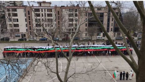 Пета гимназия във Варна отбелязва Трети март