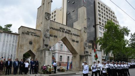 Денят на Европа и Денят на Победата обедини варненци (СНИМКИ)
