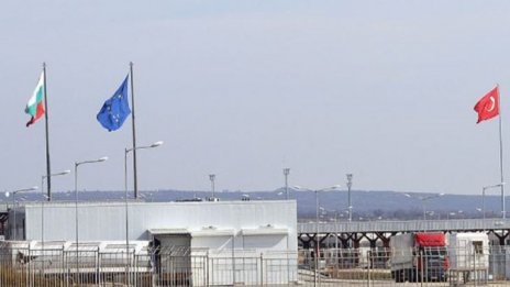 Турските гастарбайтери превзеха на абордаж "Капитан Андреево"