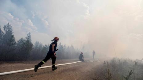Огромен пожар заплашва Розенхайм