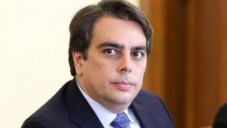 Асен Василев: Съдът и прокуратурата трябва да започнат да работят по нормален начин